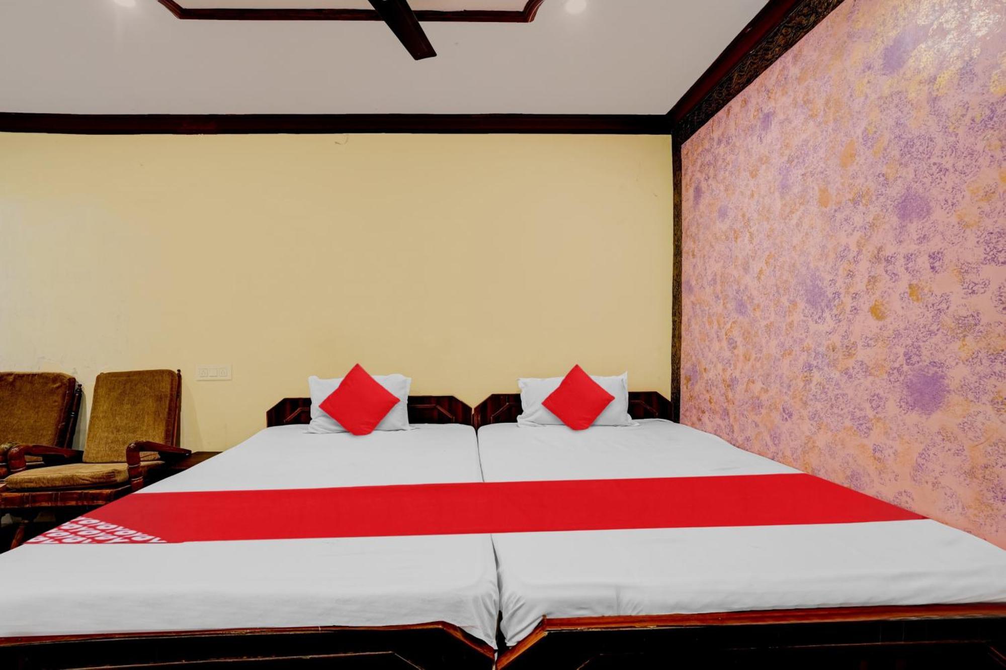 Oyo Royal Visakha Beach Guest House Visakhapatnam Ngoại thất bức ảnh