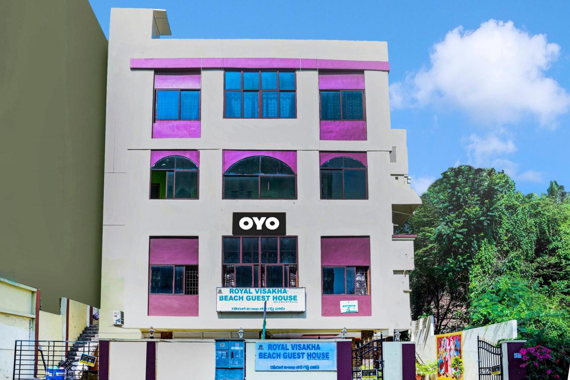 Oyo Royal Visakha Beach Guest House Visakhapatnam Ngoại thất bức ảnh