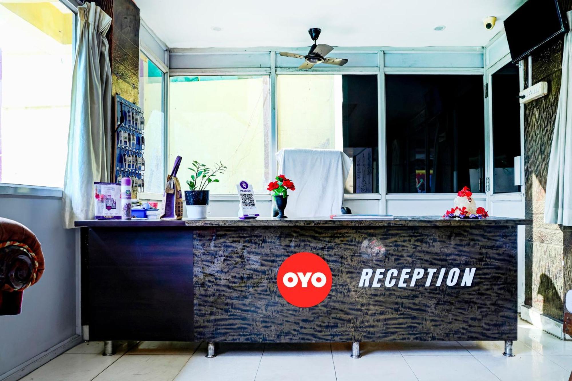 Oyo Royal Visakha Beach Guest House Visakhapatnam Ngoại thất bức ảnh