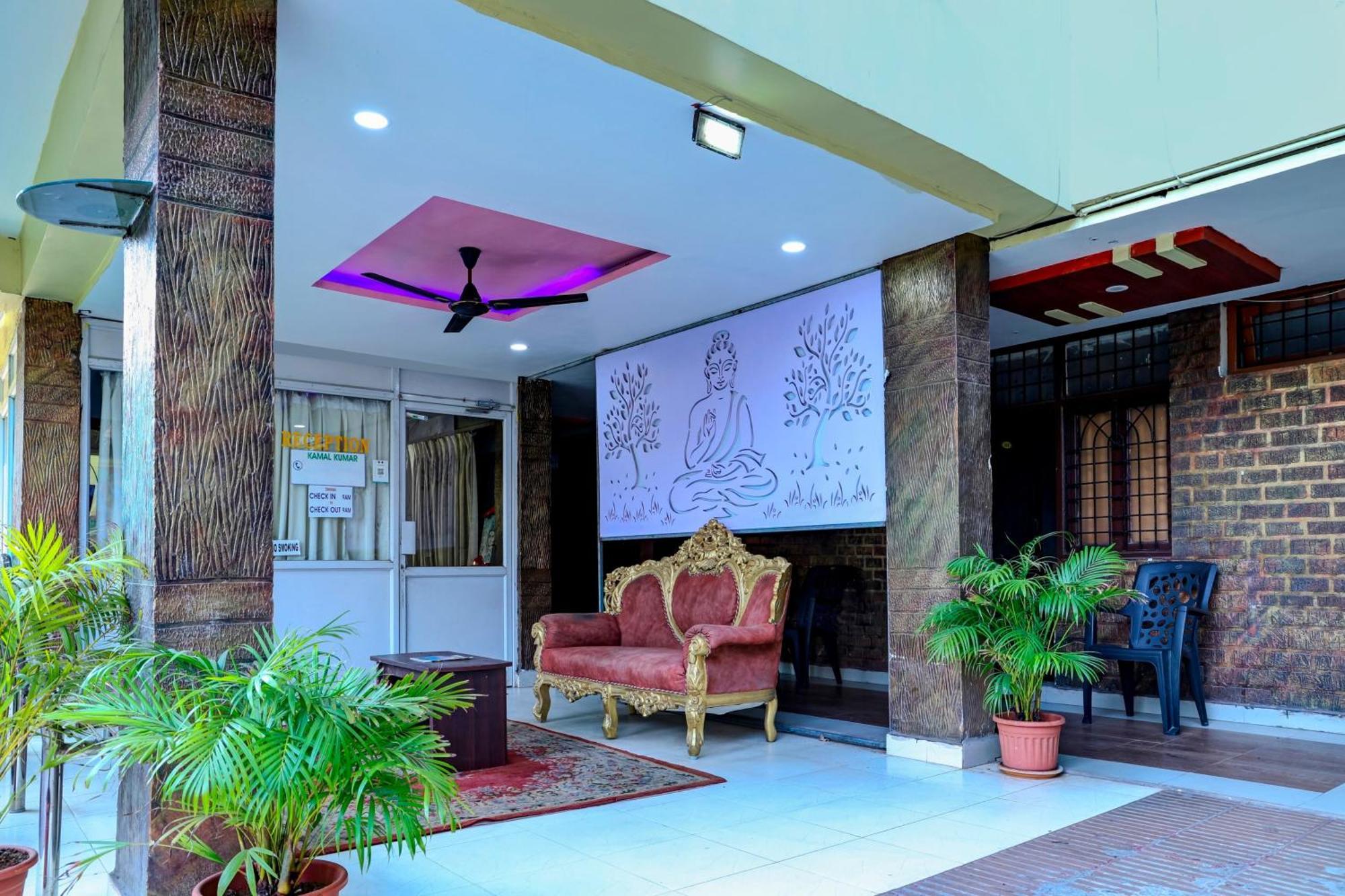 Oyo Royal Visakha Beach Guest House Visakhapatnam Ngoại thất bức ảnh
