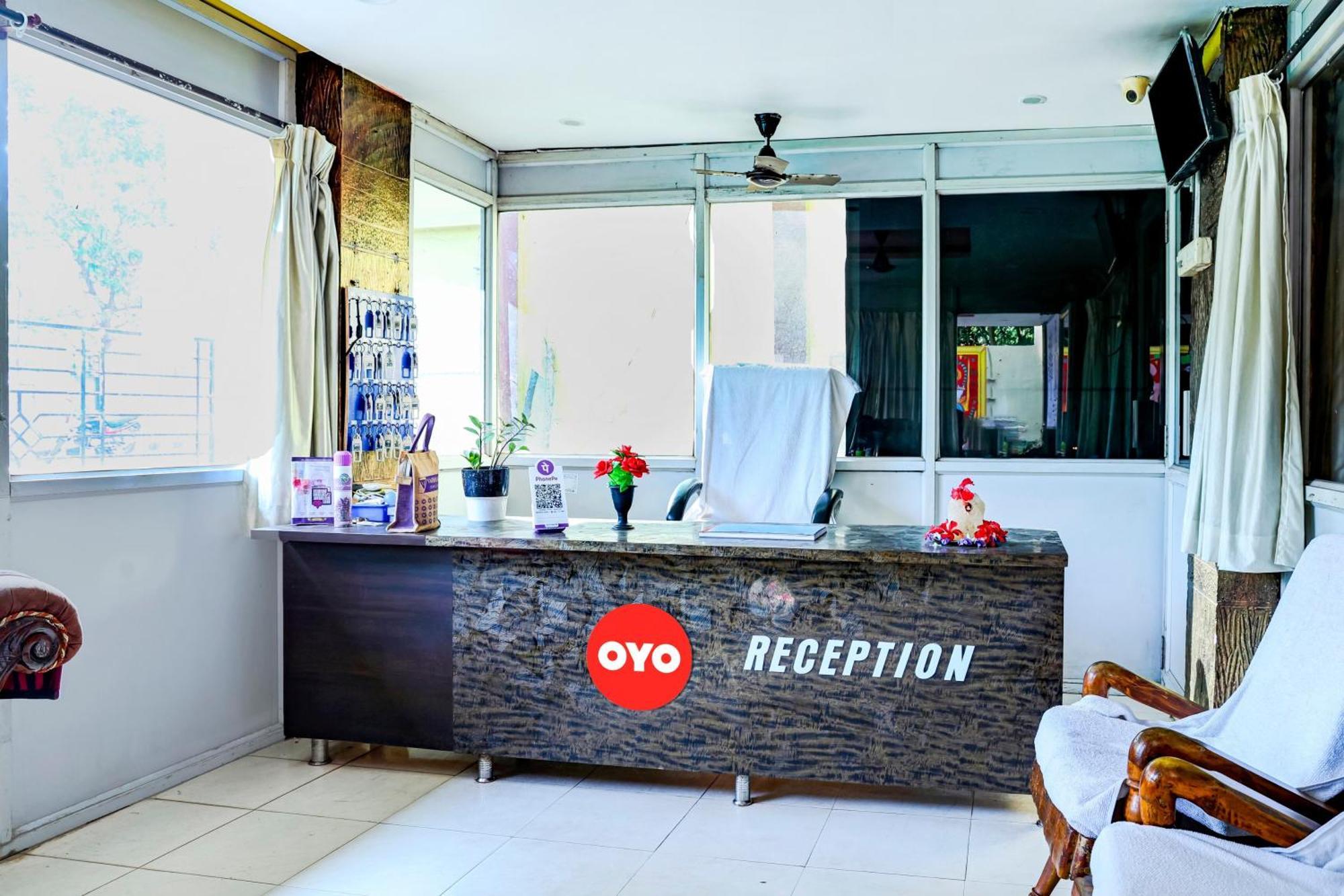 Oyo Royal Visakha Beach Guest House Visakhapatnam Ngoại thất bức ảnh