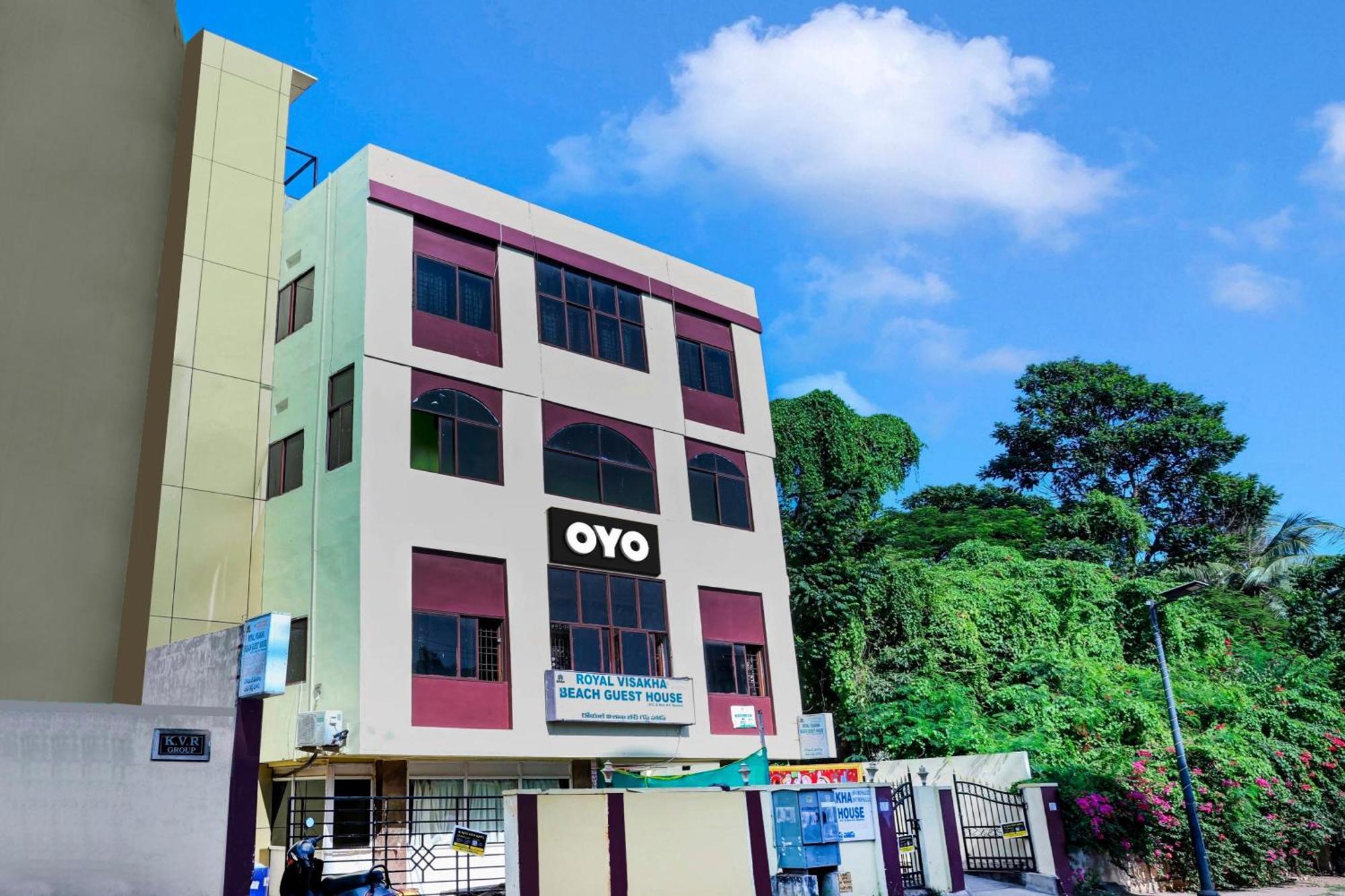 Oyo Royal Visakha Beach Guest House Visakhapatnam Ngoại thất bức ảnh