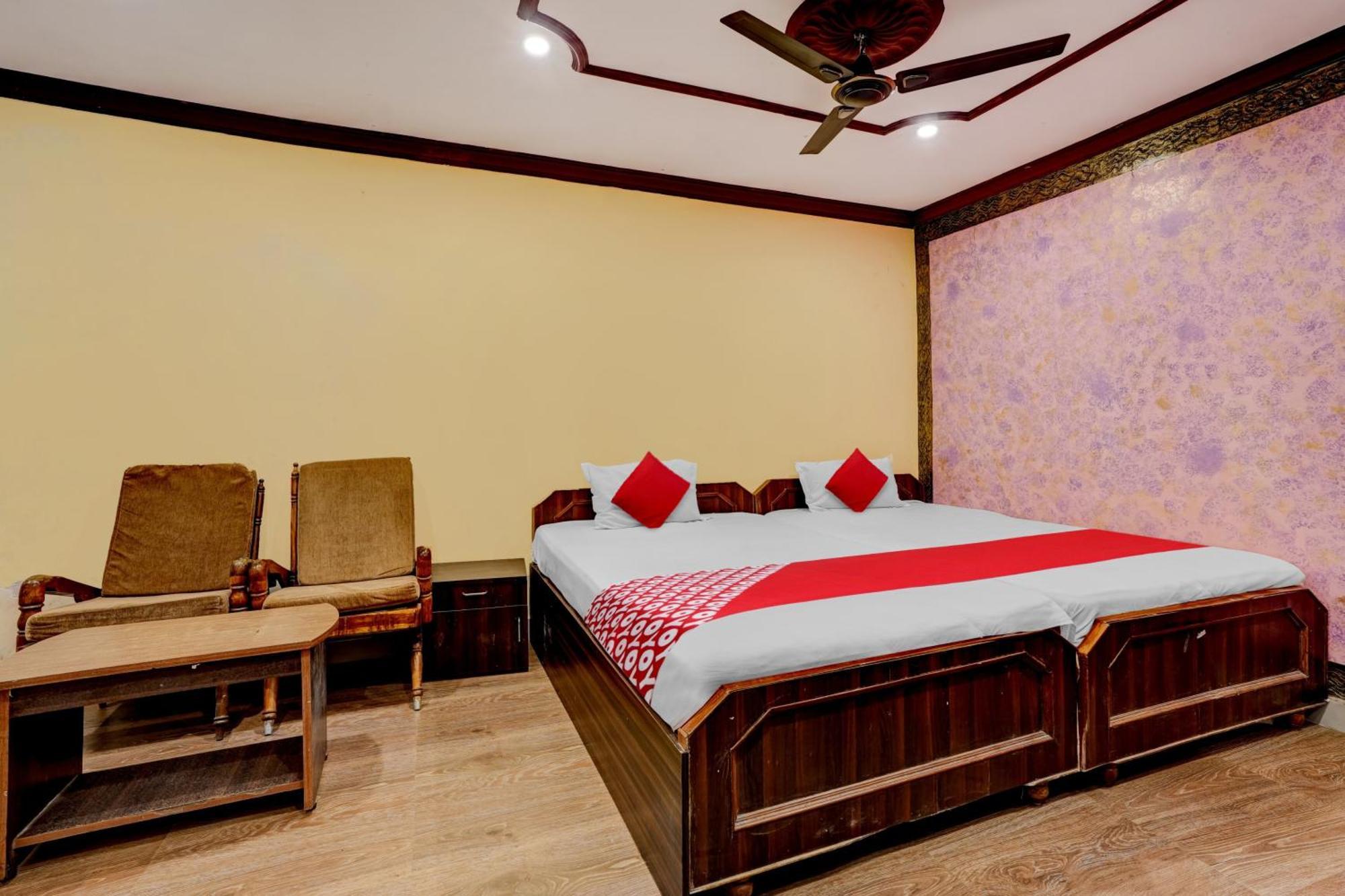 Oyo Royal Visakha Beach Guest House Visakhapatnam Ngoại thất bức ảnh